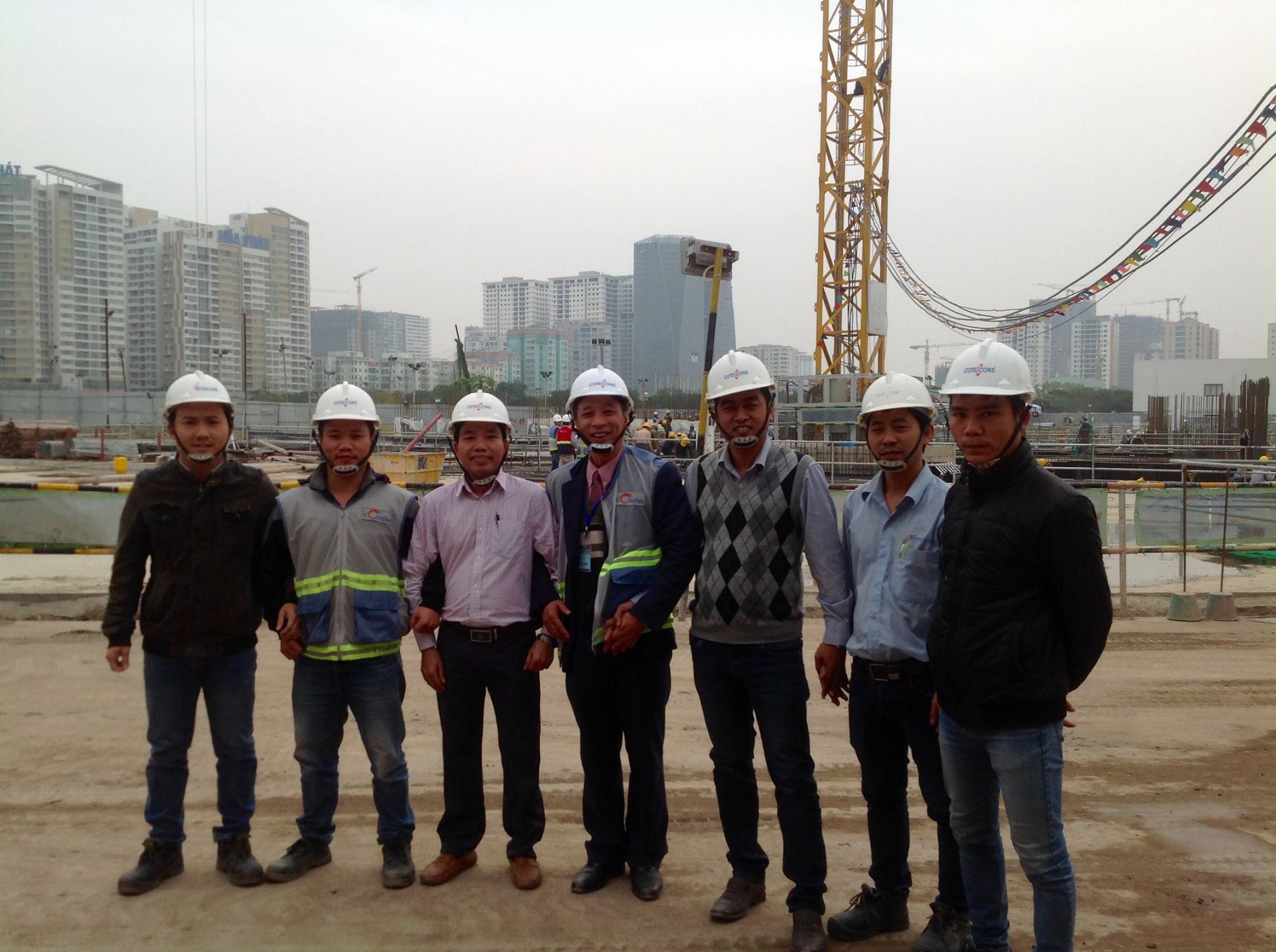 Ký kết hợp tác giữa công ty xây dựng Việt và nhà trường