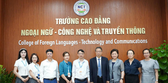 Trường Cao đẳng Ngoại ngữ - Công nghệ và Truyền thông đón tiếp đoàn Đại biểu Trường Đại học Trung y dược Thiên Tân (Trung Quốc)