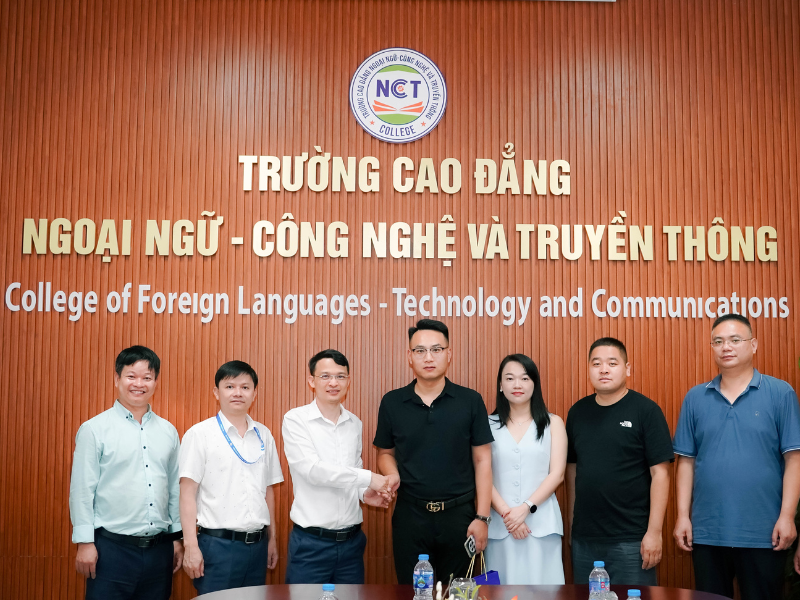 Trường Cao đẳng Ngoại ngữ – Công nghệ và Truyền thông (NCT College) đã có buổi gặp gỡ và làm việc với Công ty TNHH Nhân lực Anh Gia Hào - Tô Châu (Trung Quốc)