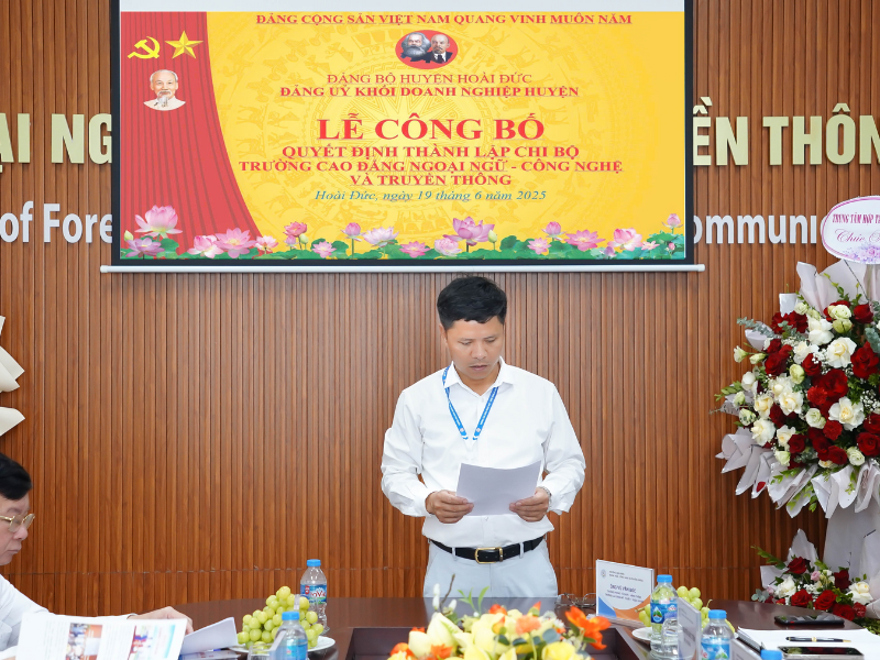 Đồng chí Nguyễn Xuân Sang – Bí thư Chi bộ, Chủ tịch HĐQT trường Cao đẳng Ngoại ngữ - Công nghệ và Truyền thông