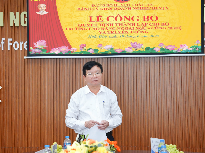 Đồng chí Trần Văn Nghĩa - Phó Bí thư Thường trực Huyện ủy, Chủ tịch HĐND huyện