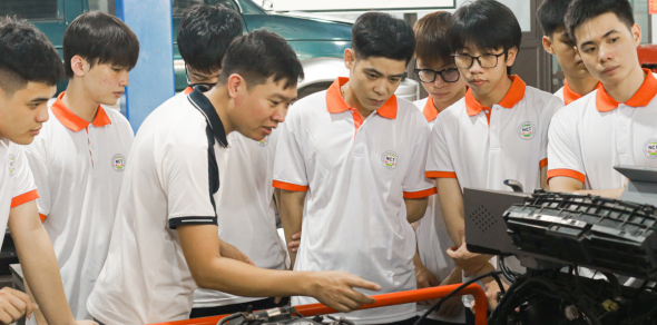 Sinh viên ngành Công nghệ ô tô tại NCT College: Học thực chiến – Vững tay nghề – Sẵn sàng lập nghiệp