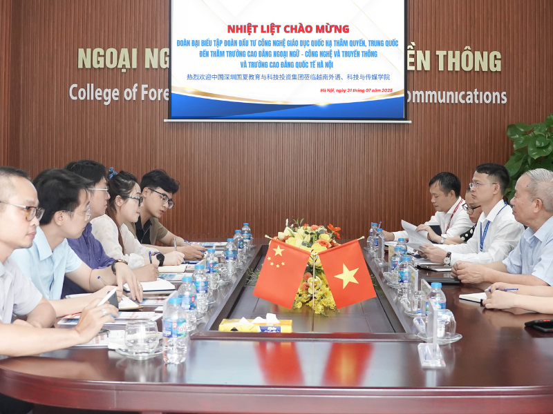 Trường Cao đẳng Ngoại ngữ - Công nghệ và Truyền thông đã có buổi gặp gỡ và làm việc với Đại diện Công ty TNHH Đầu tư Công nghệ Giáo dục Quốc Hạ Thẩm Quyến