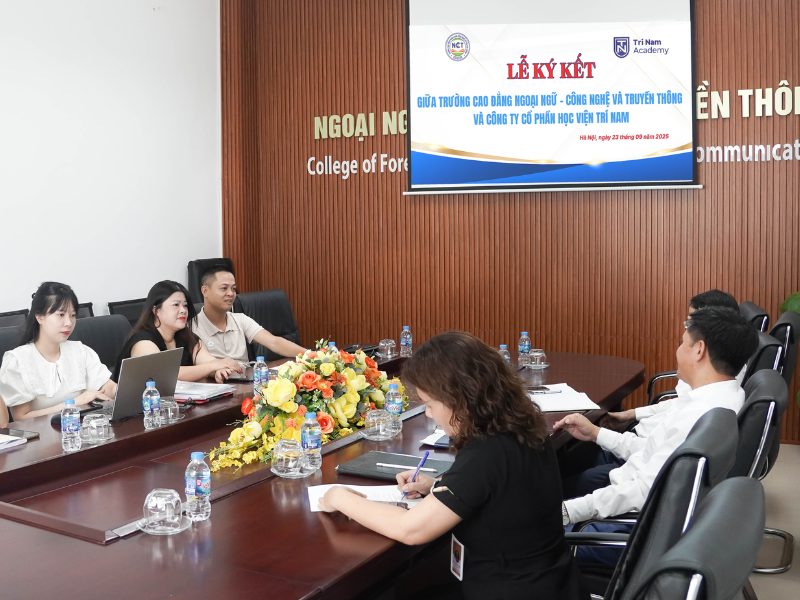 Lễ ký kết hợp tác giữa Trường Cao đẳng Ngoại ngữ - Công nghệ và Truyền thông và Công ty Cổ phần Học viện Trí Nam - ảnh 1