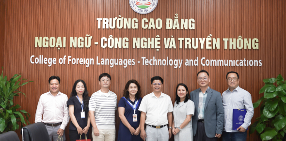 Trường Cao đẳng Ngoại ngữ - Công nghệ và Truyền thông có buổi gặp gỡ và làm việc cùng Công ty Cổ phần Giáo dục ACE Việt Nam (Hàn Quốc)