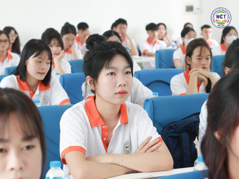 5 cách tự học ngoại ngữ nhanh tiến bộ dành cho sinh viên