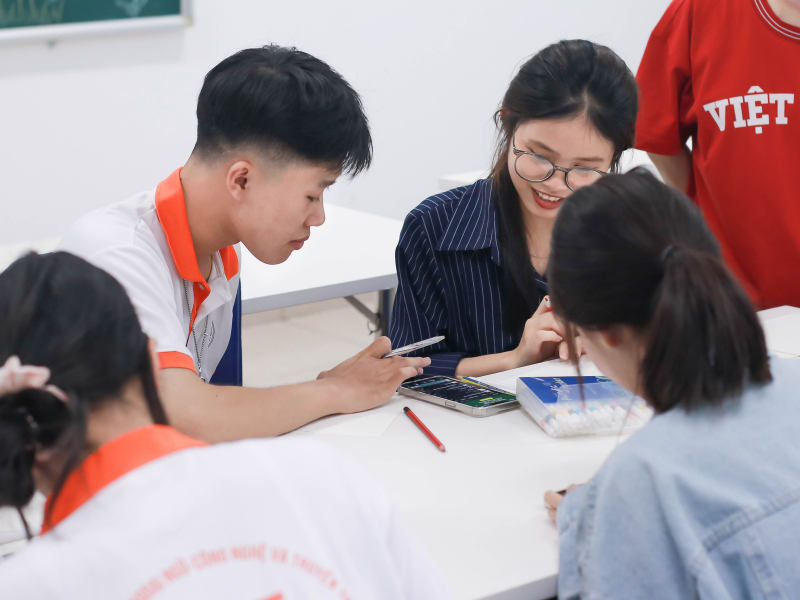 inh viên ngành Tiếng Hàn NCT College lan tỏa yêu thương qua những tấm thiệp viết tay