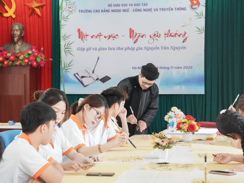 Chương trình thư pháp “Một nét mực – Ngàn yêu thương” - Nét chữ tri ân thầy cô nhân Ngày Nhà giáo Việt Nam 20/11 tại NCT College