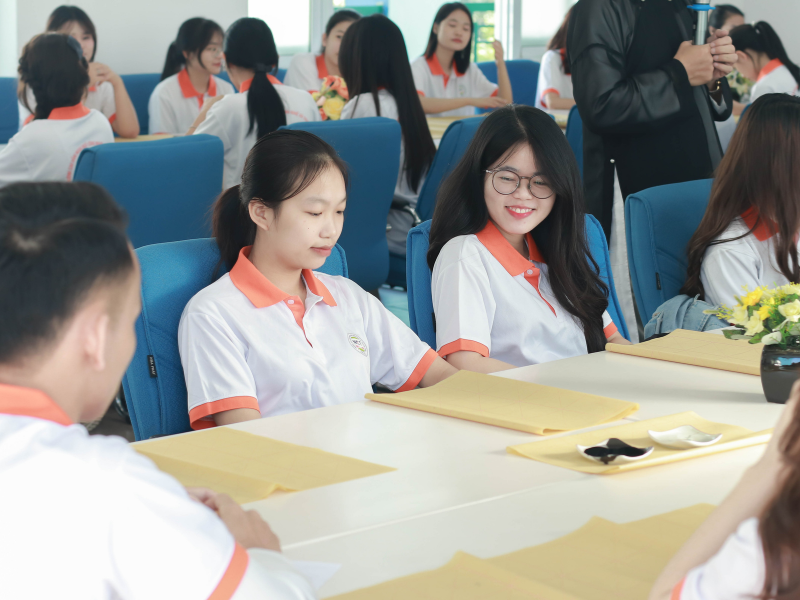 Chương trình thư pháp “Một nét mực – Ngàn yêu thương” - Nét chữ tri ân thầy cô nhân Ngày Nhà giáo Việt Nam 20/11 tại NCT College 