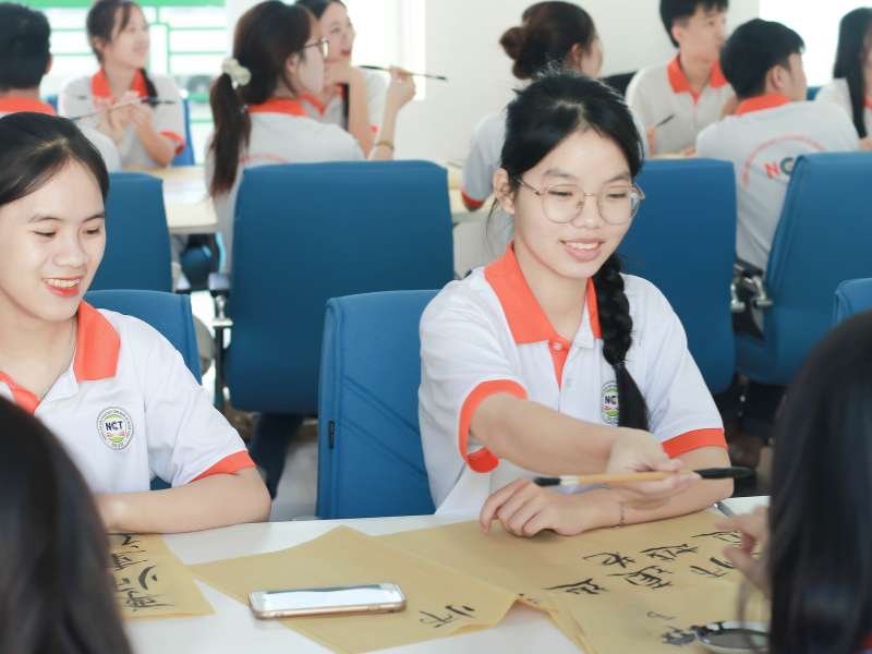 Chương trình thư pháp “Một nét mực – Ngàn yêu thương” - Nét chữ tri ân thầy cô nhân Ngày Nhà giáo Việt Nam 20/11 tại NCT College