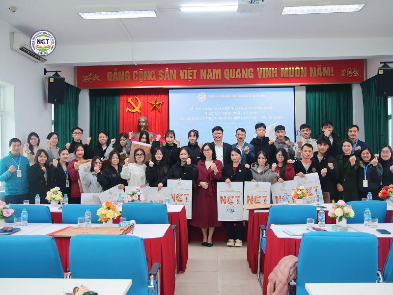 Lễ tiễn đoàn sinh viên tham gia chương trình thực tập “Ngôn ngữ – Kỹ năng” tại Đại học Kỹ thuật Nghề nghiệp Nam Ninh – Trung Quốc