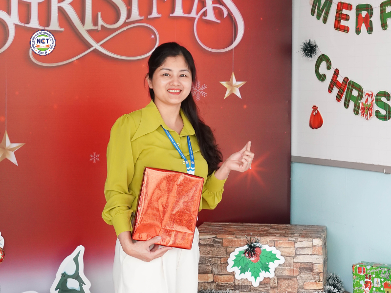 Không khí Giáng sinh đã chính thức gõ cửa NCT College