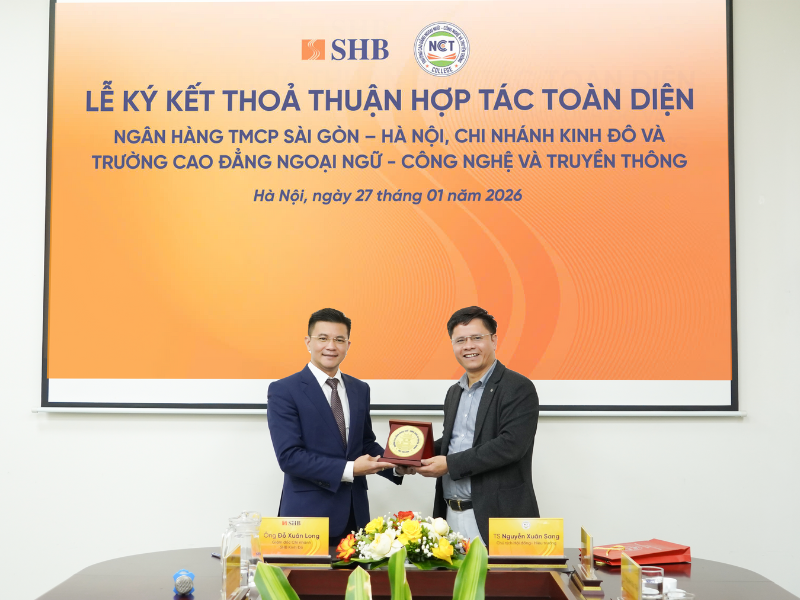 le-ky-ket-hop-tac-toan-dien-giua-truong-cao-dang-ngoai-ngu-cong-nghe-va-truyen-thong-va-ngan-hang-tmcp-sai-gon-ha-noi-chi-nhanh-kinh-do