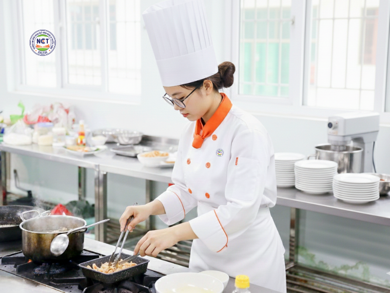 Chọn NCT - Vững tay nghề - Sáng tương lai - Sẵn sàng hội nhập quốc tế 