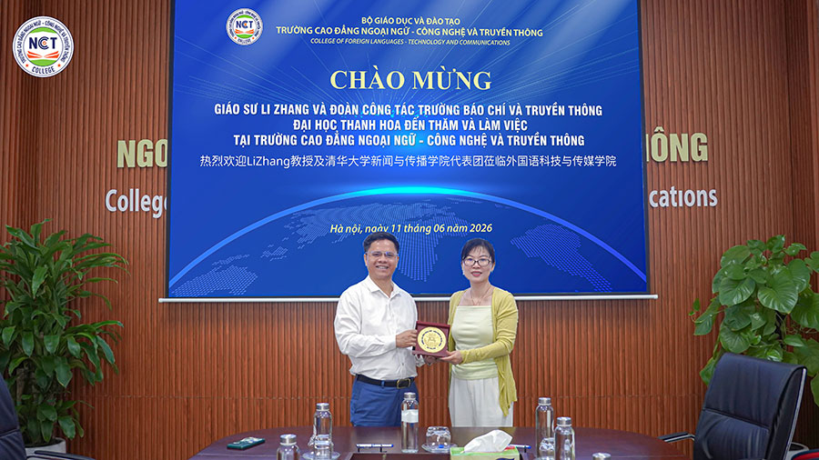Đoàn công tác Trường Báo chí và Truyền thông, Đại học Thanh Hoa (Trung Quốc) đến thăm và làm việc tại NCT College