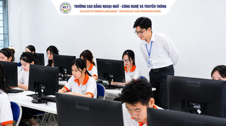 Ngành Công nghệ thông tin nên học Đại học hay Cao đẳng?