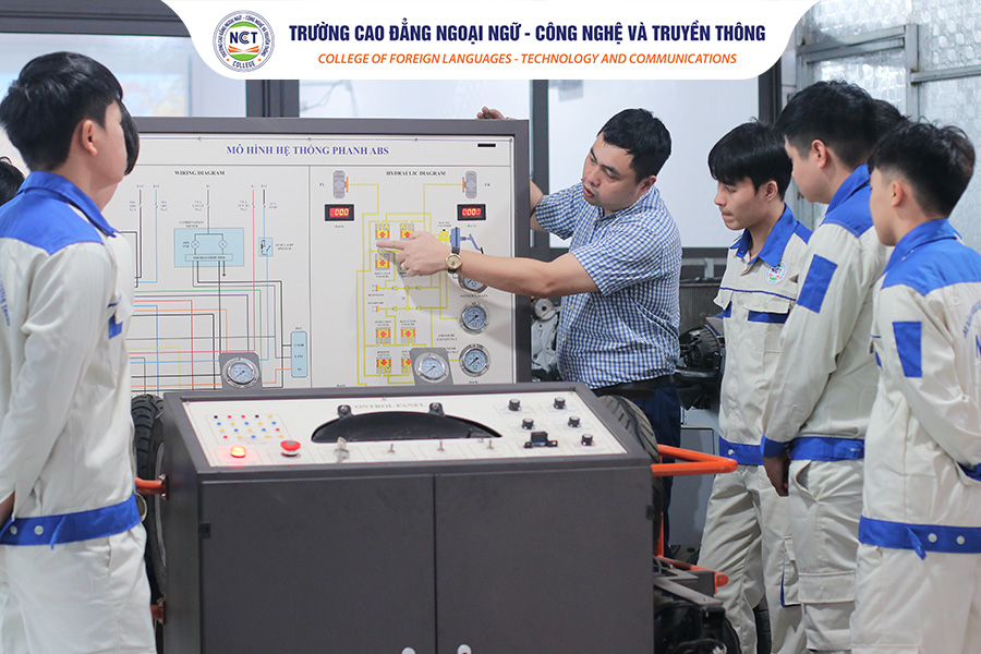 Con gái có nên học ngành Công nghệ ô tô không?