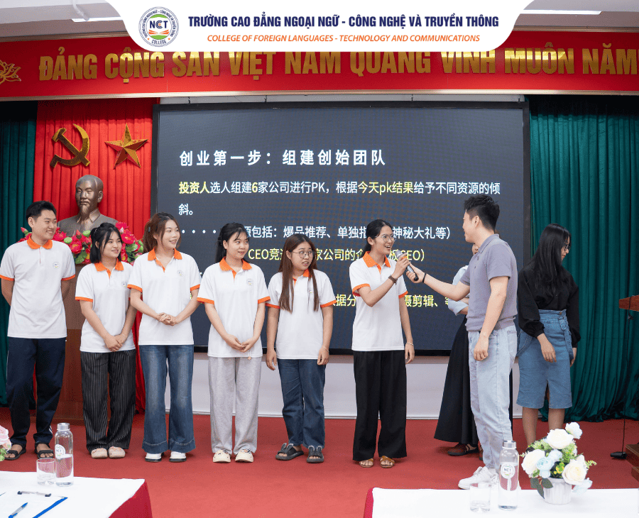 Sinh viên Truyền thông đa phương tiện NCT College "nhập vai" Content Creator cùng chuyên gia Trung Quốc ngay tại giảng đường