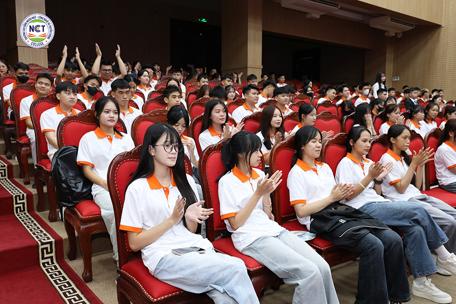NCT College bùng nổ chương trình Chính trị đầu khóa đợt 1 – Chào đón tân sinh viên K12