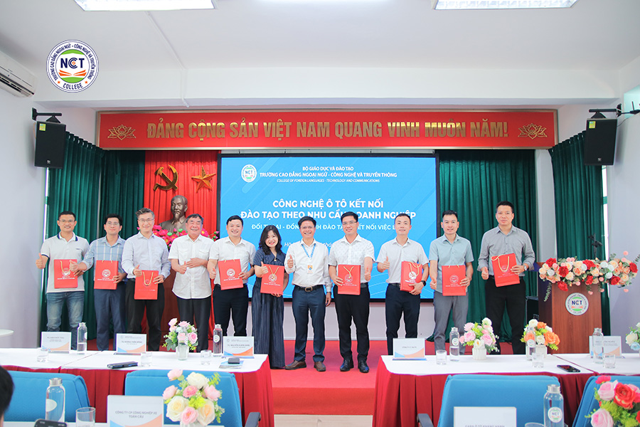 Sinh viên NCT College gặp gỡ doanh nghiệp: Kết nối đam mê, khơi dậy tiềm năng